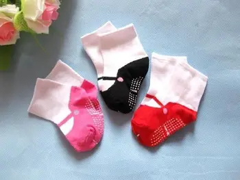 Moda Bebek Kız sıcak tutan çoraplar Nokta Çocuk Sevimli Kayma Ayakkabı Pamuk Çorap Çocuklar 3 Renkler