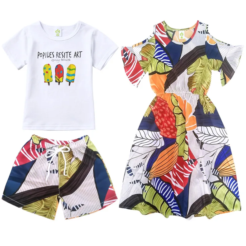 Yaz Eşleşen Aile Kıyafetleri 2021 Anne ve Ben Eşleşen Plaj Elbiseleri Baba Oğul Pamuklu T-shirt + Şort Eşleşen Çift Kıyafetler Görüntü 4
