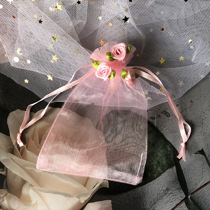 50 adet Gül Çiçek Şeker Çanta İpliği ile Birlikte Gelir İpli Takı Düğün Hediyelik Eşya Çikolata Küçük Hediye Paketleme İplik Çanta Görüntü 1