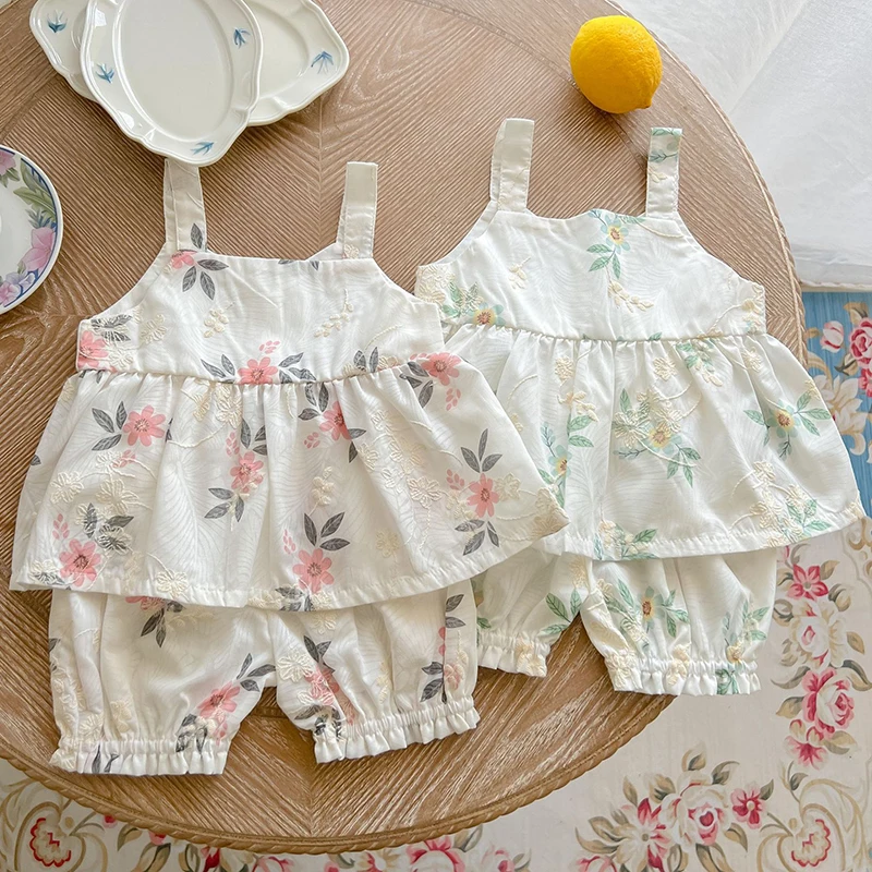 Bebek Kız Giysileri Takım Elbise Bebek Çocuk Kız Elbise Seti Kolsuz Çiçek işlemeli tişört + Şort 2 adet Yürümeye Başlayan Giysi Görüntü 1